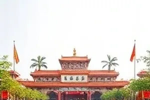 课程退费条款截图，扣款比例数字被标黄